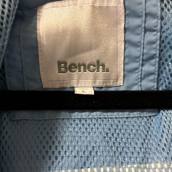 Bench Rain Coat - Picture 2 of 4